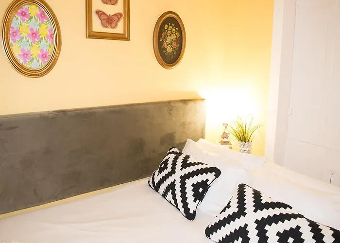 Merc Place Lejlighed *